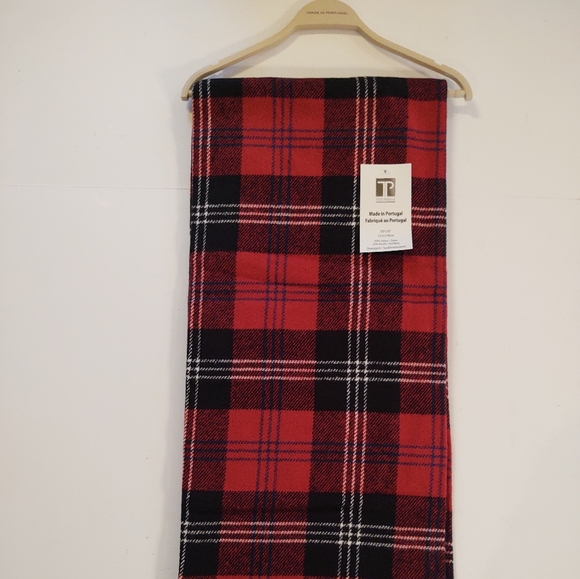 ⭐SALE⭐🎁Texteis Penedo Holiday Throw Blanket - Tartan Plaid - 10 Available - Picture 2 of 10